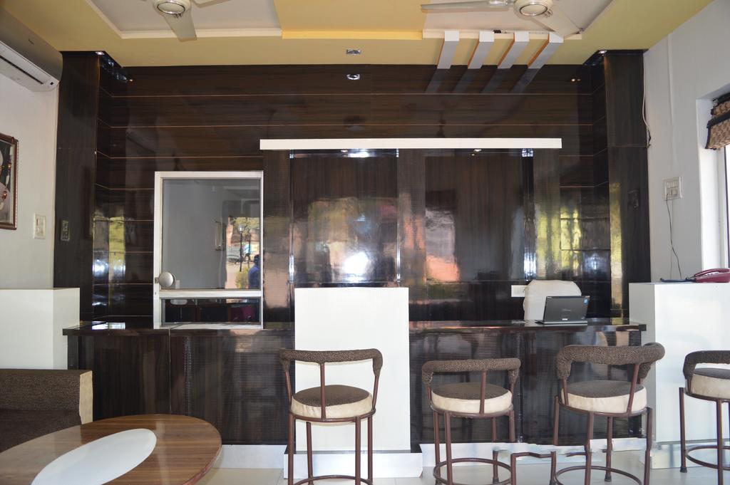 פטפור סיקרי Hotel Goverdhan Tourist Complex מראה חיצוני תמונה