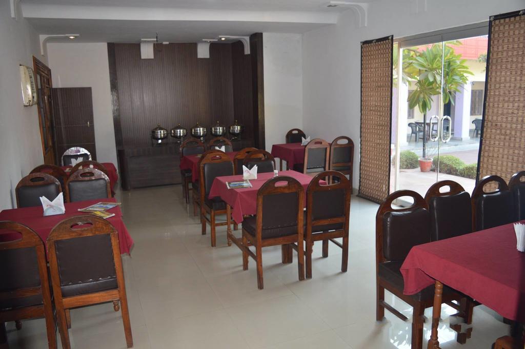 פטפור סיקרי Hotel Goverdhan Tourist Complex מראה חיצוני תמונה